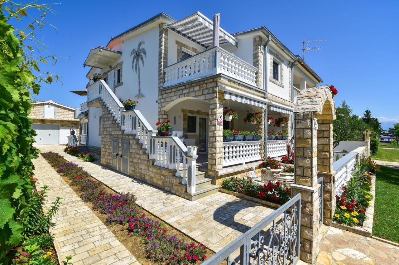 Apartments Rote Rosen Nin Exterior foto